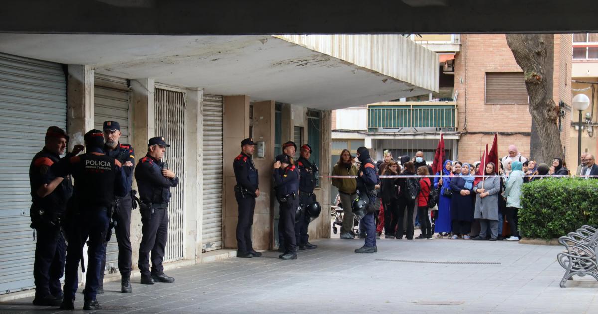 Desahucian A Una Familia Con Una Hija De Cinco A Os En El Barrio De