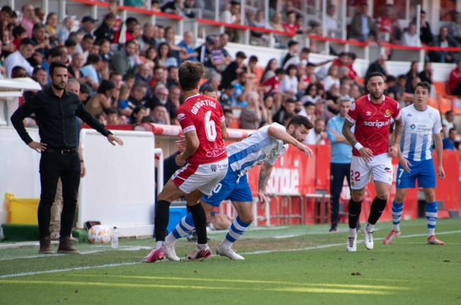 La tripleta Fernández da la victoria al Nàstic y el billete para la