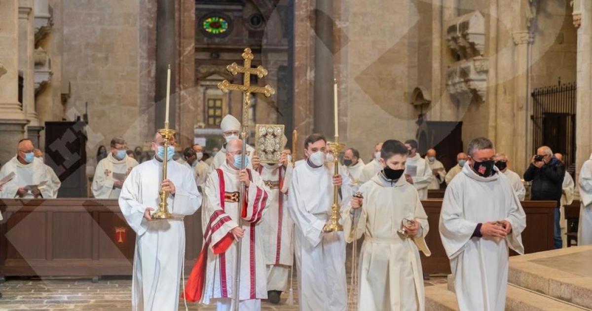 Misa Crismal En La Catedral