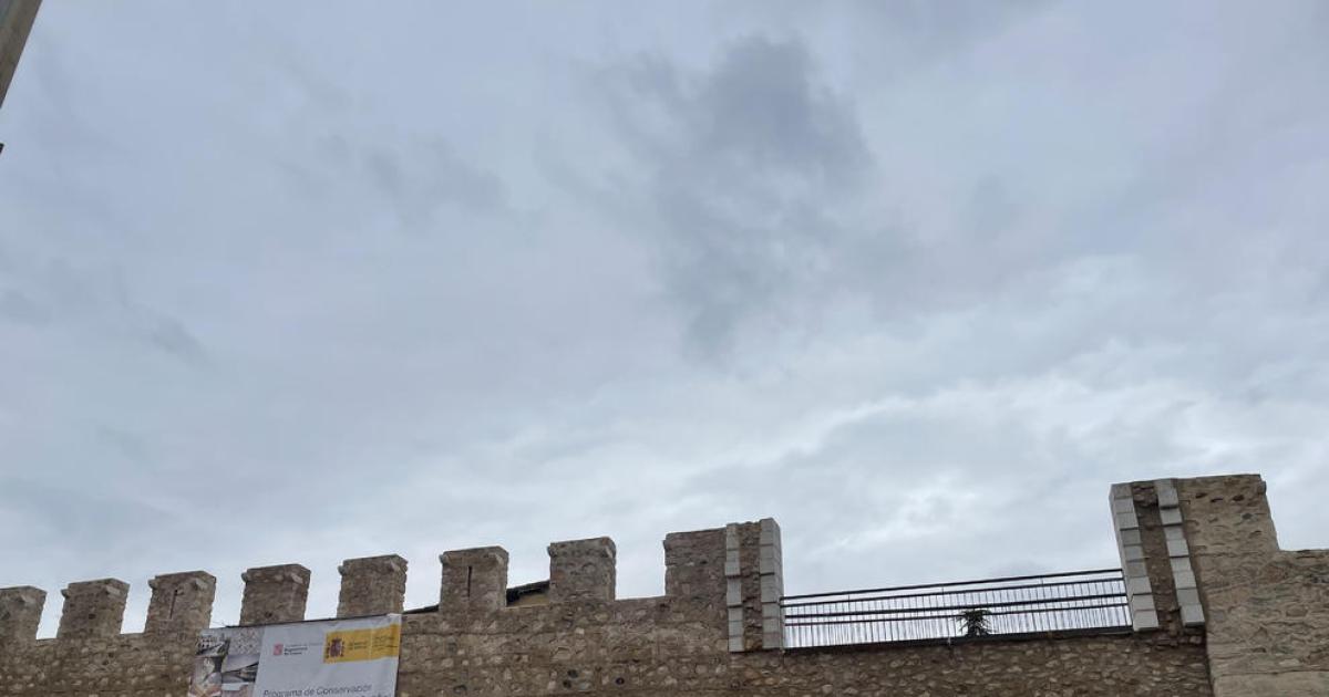 Descubren restos del siglo XIV en la muralla de Sant Francesc de Montblanc