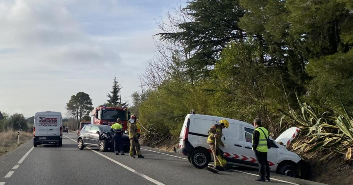 Un Accident Entre Dos Vehicles Provoca Problemes De Trànsit Per Accedir A Valls 
