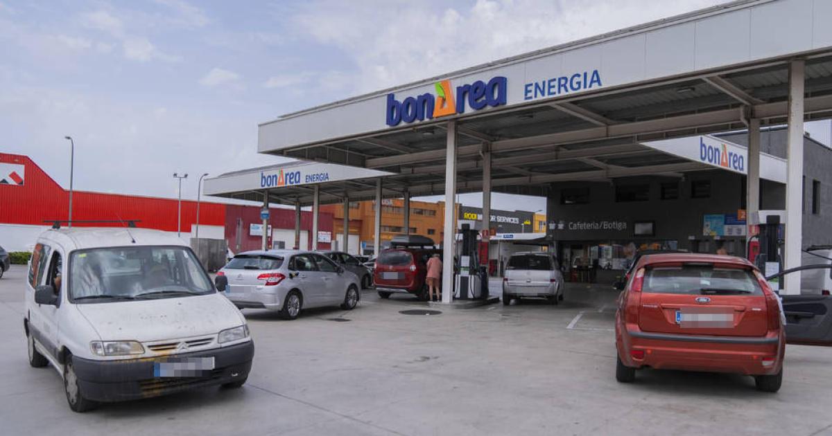 Los Carburantes Encadenan Seis Semanas De Precios Al Alza Y Llenar El