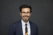 Toni Aira és Doctor en Comunicació Social i Política.