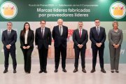 Juan Roig i membres del Comitè de Direcció de Mercadona al Centre de Coinnovació ubicat al Polígon Fuente del Jarro a Paterna, València.