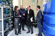 L’alcaldessa, Sandra Guaita, i el regidor responsable d’Aigües de Reus, Daniel Rubio, visitant la planta, situada a tocar del parc del Lliscament.