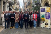 Fotografia de família de representants de l’Ajuntament de Reus i dels agents econòmics de la ciutat, en el tret de sortida de la campanya