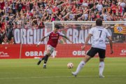 El jugador del Nàstic, Óscar Sanz, durant el darrer partit al Nou Estadi Costa Daurada contra el Real Unión.