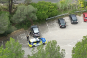 Imatge de la zona d’aparcament del Pont del Diable, captada per la unitat de drons de la Guàrdia Urbana.