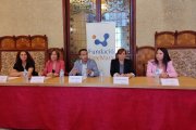 Fotografia de l’acte de presentació de la signatura del conveni entre la Fundació Pere Mata i la Generalitat.