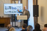 Imatge del catedràtic de la URV, Francesc Borrull, durant la presentació de l’estudi de la qualitat de l’aire d’enguany.