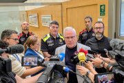 Pere Granados compareixent als mitjans.