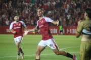El pitxitxi del Nàstic, Pablo Fernández, celebrant amb Jaume Jardí el seu gol aconseguit en l’anada de la final del 'play-off' contra la Real Sociedad B.