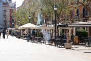 Terrasses de bars i restaurants de la plaça de la Font de Tarragona.