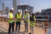 Moment de la visita a les obres dels nous habitatges al PP10.