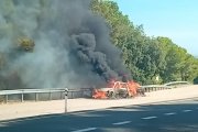 Imatge de l'incendi a l'-N240, a Montblanc