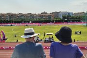 Espectadors a l'Anella Mediterrània durant el campionat d'atletisme