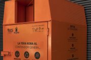 Imatge d'un contenidor de recollida de roba