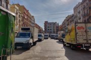 Actualment, els vehicles poden realitzar activitats de càrrega i descàrrega a la plaça de la Font de 8 h a 11 h.