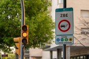 Un cartell que anuncia l’entrada a la Zona de Baixes Emissions (ZBE) de Reus.