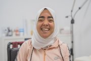 Hanan Riyani, psicóloga y terapeuta, en su consulta en Reus.