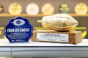 Imagen de las distinciones que ha recibido la pastelería Cal Jan de Torredembarra.