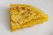 Imagen de archivo de una tortilla de patatas con cebolla.