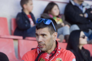 Les grades durant el partit Nàstic-Mirandés