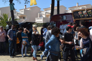 La segona edició del 'Pleamar Vintage Market' va arribar al Parc Voramar d'Altafulla aquest dissabte. Parades de roba, mobles i objectes vintage de tot tipus van atreure gran quantitat de públic al llarg del dia.