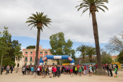 La caminada popular de primavera Rutes Reus entre Reus i la Pineda ha aplegat, aquest diumenge, un total de 681 inscrits. Els participants han recorregut un itinerari de 12 Km amb sortida al Parc de Mas Iglesias i arribada a la platja de la Pineda de Vila-seca.