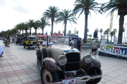 Un centenar de vehicles clàssics es van reunir el passat diumenge en el sisè Rally Clàssics Costa Daurada de Salou.