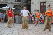 La Festa Major de Sant Pere ja està en marxa. Els elements del seguici festiu han participat, un any més, a la competició entre ells, els Cóssos de Reus. Els més petits de la ciutat han donat el seu xumet a la mulassa, i els nens i nenes de Reus també han pogut fer de portadors dels gegants.