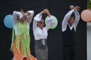 Elecció de la reina i les dames d'honor de les fstes de sant Joan al barri de la Plana de Vila-seca. La festa ha comptat, a més de la desfilada de les nenes, amb les actuacions del grup Azabache i de l'escola de dansa del grup folklòric 'Virgen del Rocío'.