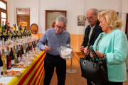 Celebració de la rifa de l'Orfeó Reusenc i castanyada teatralitzada al campanar de la Prioral.