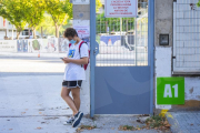 Primer dia de curs al'Institut Martí Franqués de Tarragona amb les mesures de seguretat sanitària obligades per la pandèmica del coronavirus