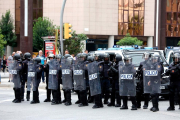 Càrregues policials realitzades per la Policía Nacional a la plaça Imperial Tàrraco després d'intervenir a l'InstTarragona.