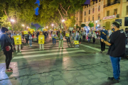 Acció de protesta contra la visita de Felip VI a Barcelona amb la crema d'imatges del rei davant l'estàtua dels Despullats a la Rambla Nova de Tarragona.