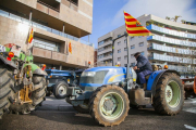 Tractorada i concentració dels pagesos de l'avellana davant la subdelegació de Tarragona