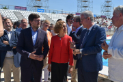 La ministra de Política Territorial ha inaugurat la piscina de 50 metres