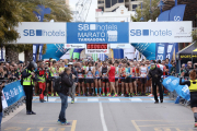 La Marató de Tarragona ha sortit des del Moll de Costa i ha comptat amb un gran nombre de corredors.