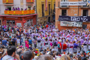 Castells, torres i pilars a la plaça de les Cols amb els Xiquets de Tarragona, la Jove Xiquets de Tarragona, els Xiquets del Serrallo i els Castellers de Sant Pere i Sant Pau