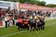 Els aficionats i els jugadors del CF Reus van poder celebrar la permanència després de la victòria contra el Sevilla Atlètic.