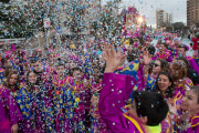 Imatges de la batalla de confeti del Carnaval de Reus