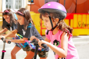 Gimcana de bicicletes i cursa de patins i patinets al carrer Goya