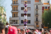 Arribada dels pilars caminant a la plaça de la Font.