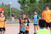 Jornada de portes obertes del Club Handbol Salou a l'escola Voramar.