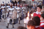 El Crist de les 7 Paraules llueix amb solemnitat pels carrers de la Part Alta.