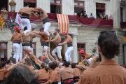 La Diada del Mercadal ha portat a Reus els castells de la Colla Vella dels Xiquets de Valls, dels Castellers de Vilafranca, dels Xiquets de Reus, de la Colla Castellera Capgrossos de Mataró i, finalment, de la Colla Jove Xiquets de Tarragona, que han actuat a plaça seguint aquest ordre.