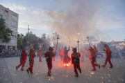 El Seguici Tradicional va fer aquest diumenge les darreres ballades de lluïment al parc de la Riera