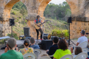 El cicle de concerts La Música del Diable, presentat per Pandemònium, han finalitzat aquest diumenge amb una doble actuació, en el marc dels actes previs a la Festa Major de Santa Tecla. A més, aquest cap de setmana també s'ha celebrat l'Anella Tapa, on les comparses de Carnaval han oferit diverses tapes i begudes, a la vegada que es feien altres activitats a l'Anella Mediterrània.