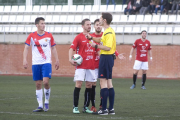 Polaco, discutint amb l'àrbitre durant el duel contra L'Hospitalet a casa.